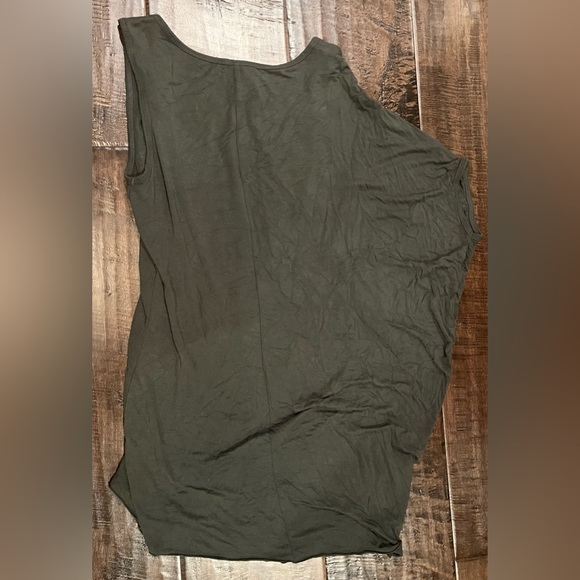Bailey 44 Asymmetrical Top with batwing sleeve. Small. Gray/beige color. - Picture 5 of 6